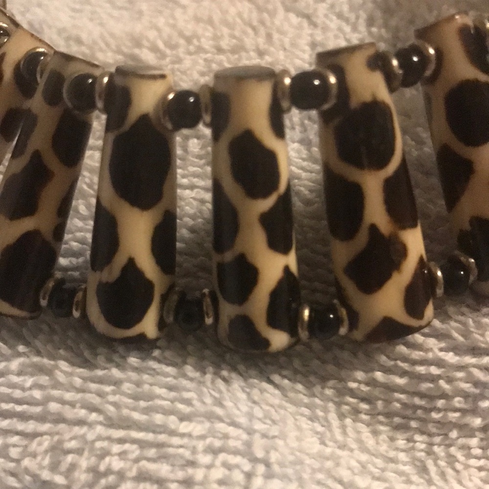 Cave Woman Leopard Print Beaded Necklace. EUC Over 15” long